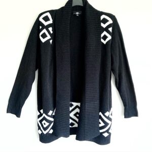 AGB Woman Shawl Collar Black and White Geometric Cardigan Sweater